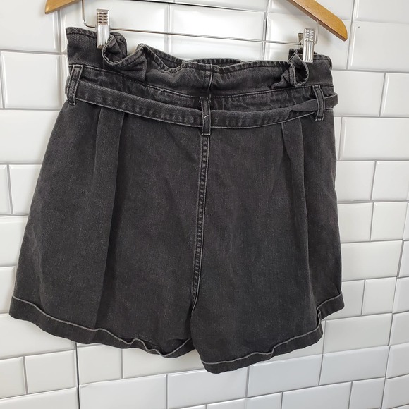 TOPSHOP | 100% COTTON HIGH WAISTED DENIM BLACK WASH MOM JEAN PAPER BAG SHORTS 12 - Picture 10 of 17